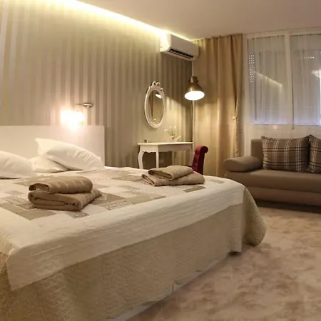 Miracle - Classic Apartment Split